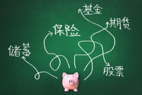 55歲以上老人如何買保險(xiǎn)？重疾險(xiǎn)賠錢多，為何我卻選了這2種險(xiǎn)？